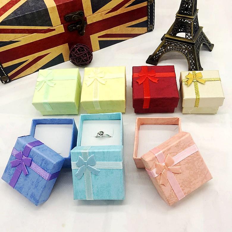 Bộ 24 hộp quà nhỏ có nơ