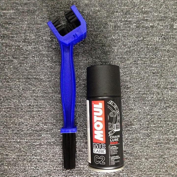 Combo Motul C2 Chain-lube MC 150ML & Bàn chải chà sên 3D
