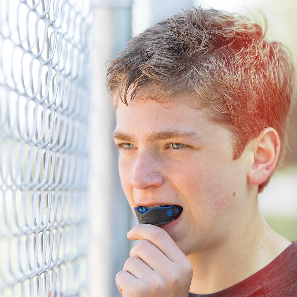 Hộp đựng bảo hộ răng mouthguard case Shock Doctor (Nâu Đen)