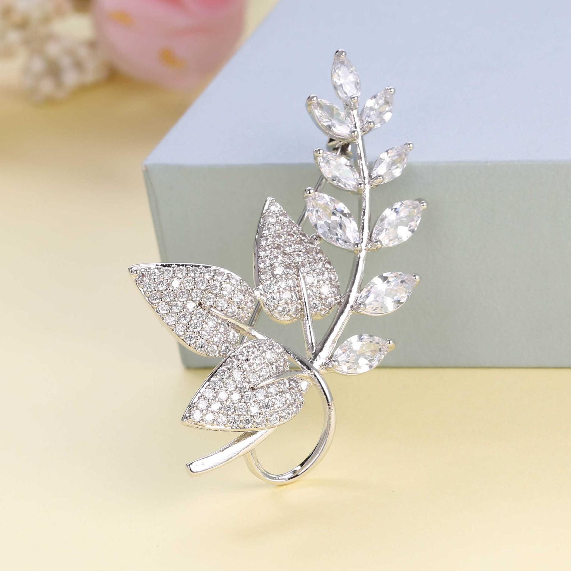 Trâm cài tóc hình chiếc lá nhỏ xinh