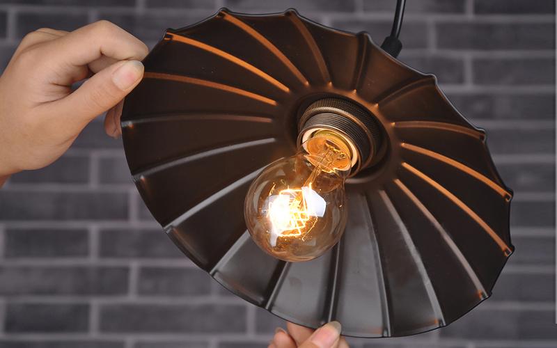 Chao đèn thả đui đồng kiểu đèn bão TBD866 (Đen)