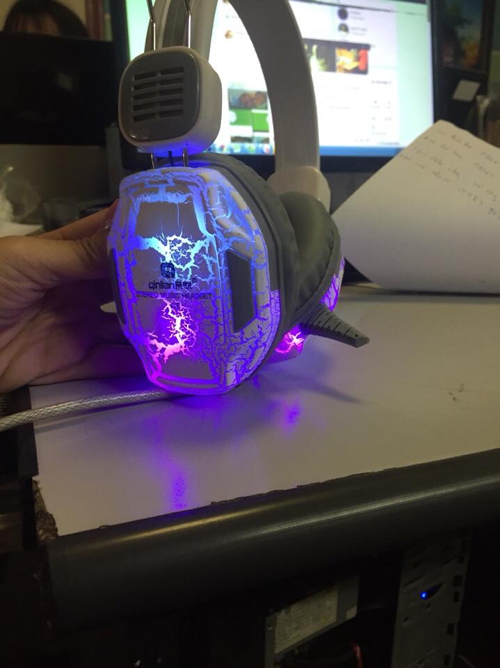 TAI NGHE CHƠI GAME QUILIAN A7 LED ĐỔI MÀU
