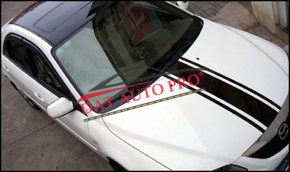 Tem dán dọc từ Mui xe tới capo WRC màu đen.