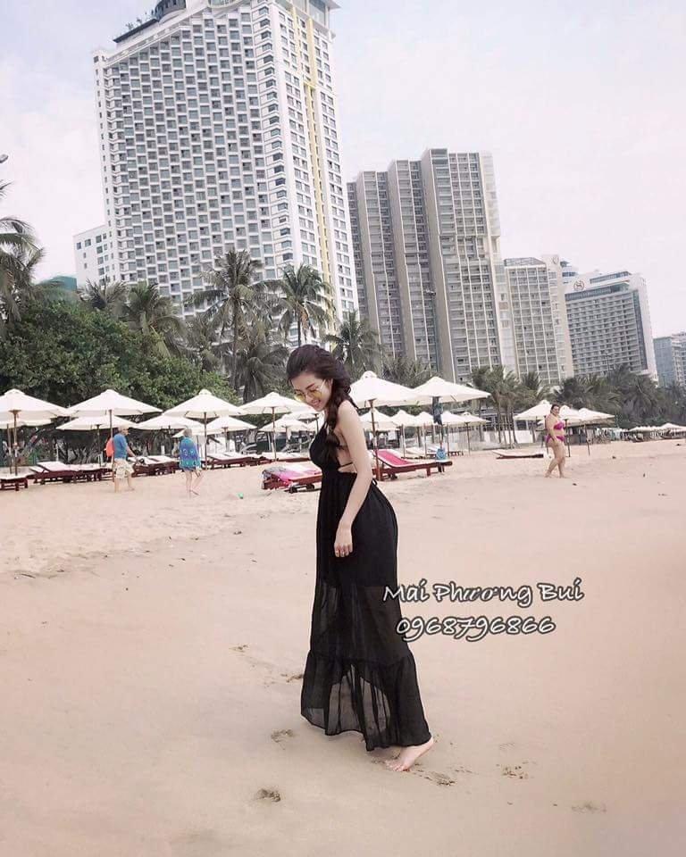 Đầm maxi cổ yếm hở lưng