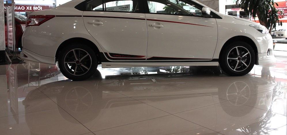 Tem dán sườn xe ô tô mẫu mới