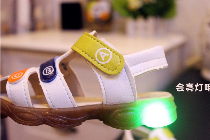 Dép sandal rọ bé trai 1-3 tuổi có đèn