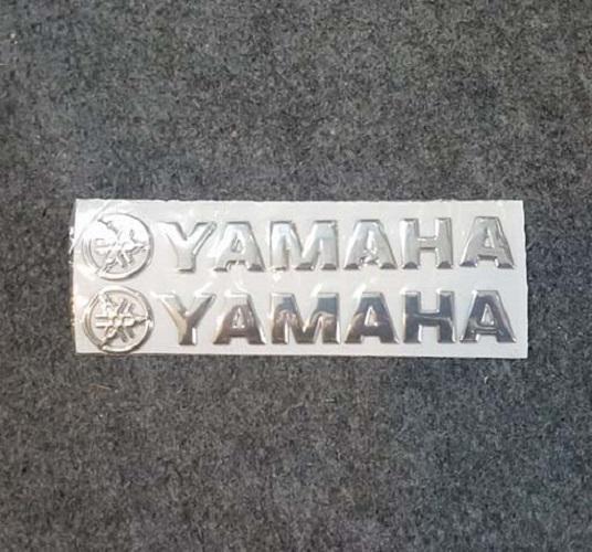 Bộ 2 miếng dán nổi chữ Yamaha (Bạc)