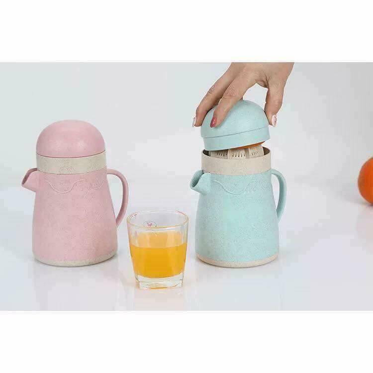 Dụng cụ vắt cam lúa mạch.