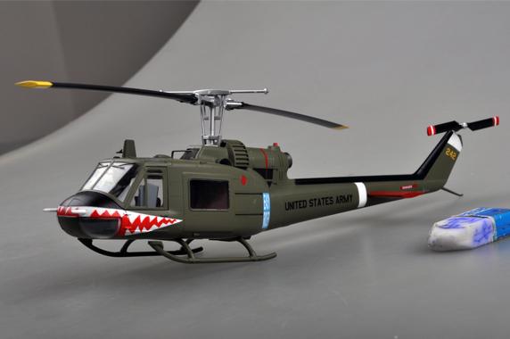 Mô hình máy bay trực thăng UH1C General tỉ lệ 148  Lazadavn