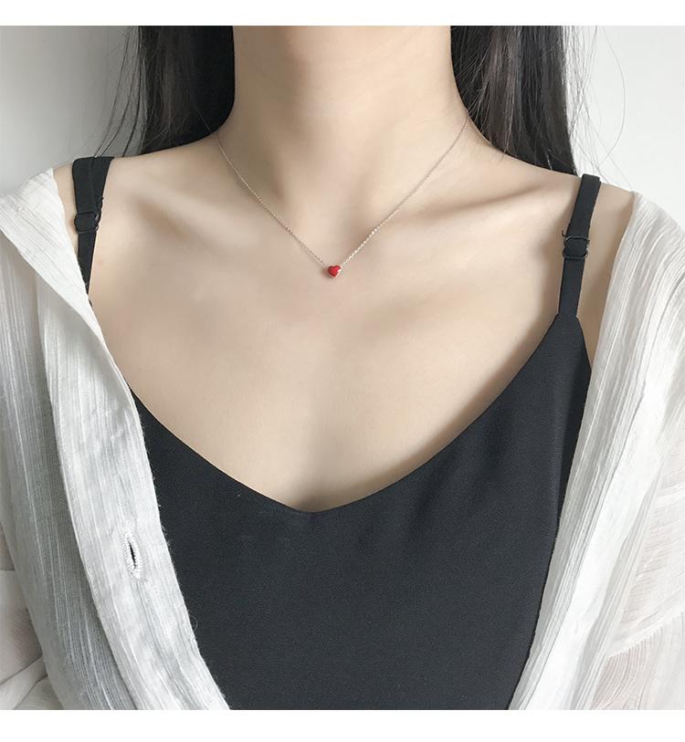 Dây chuyền trái tim màu đỏ may mắn