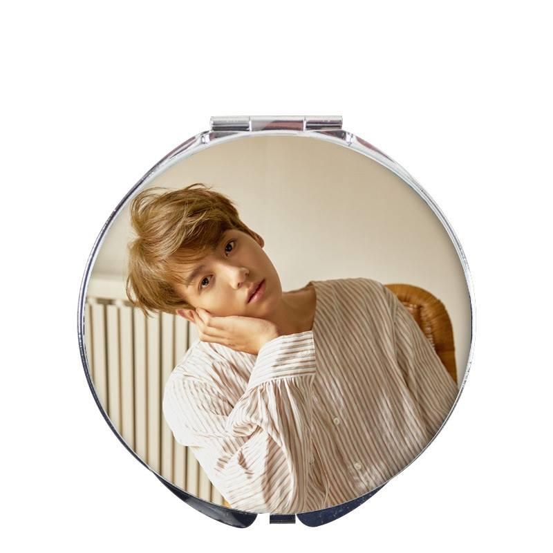 Gương mini cầm tay Jungkook BTS tiện dụng