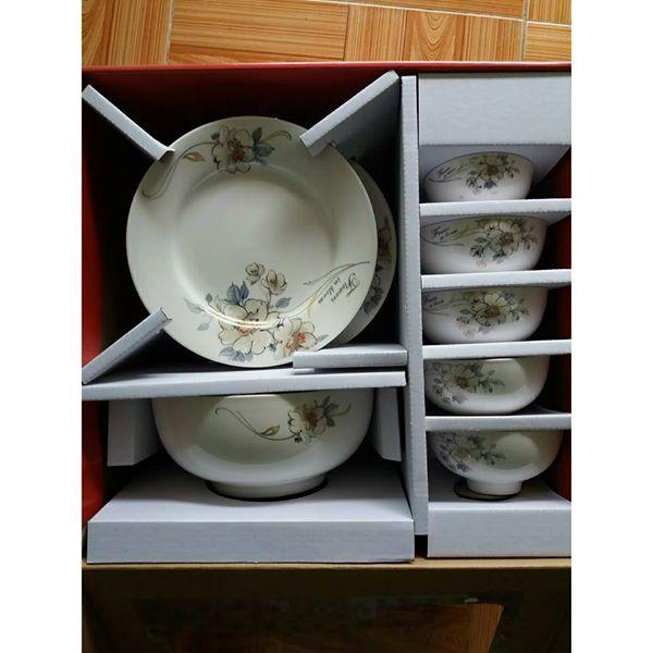 Bộ chén sứ Minh Châu có hoa văn