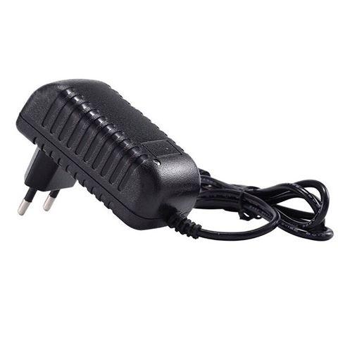 Adapter  DC 12V 2A.