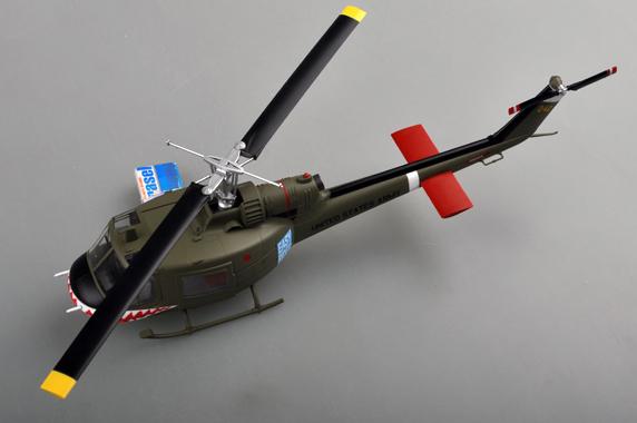 Mô hình máy bay trực thăng UH-1C General tỉ lệ 1:48