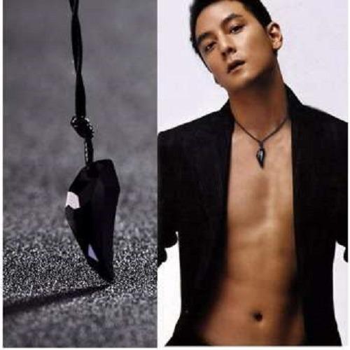 V&ograve;ng cổ nanh s&oacute;i pha l&ecirc; đa sắc m&agrave;u c&aacute; t&iacute;nh cho cả nam v&agrave; nữ