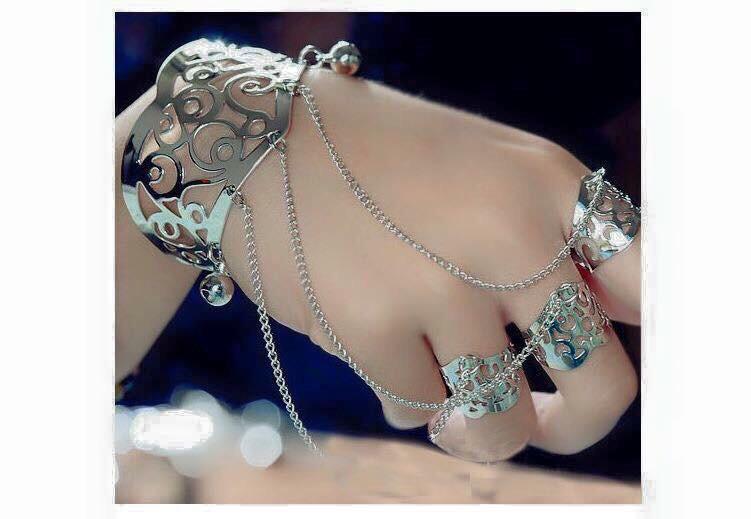 Vòng tay thanh khâu Bích Dao