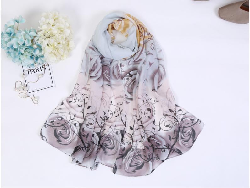 Khăn choàng cổ voan họa tiết hoa hồng màu trắng đen