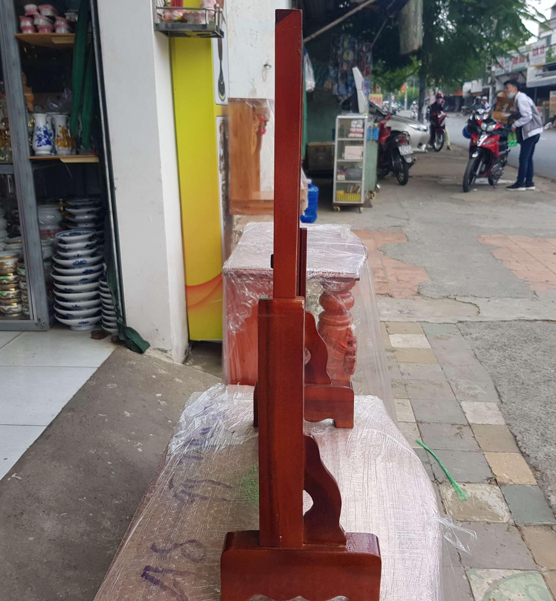 Khung hình thờ gỗ tràm bông vàng