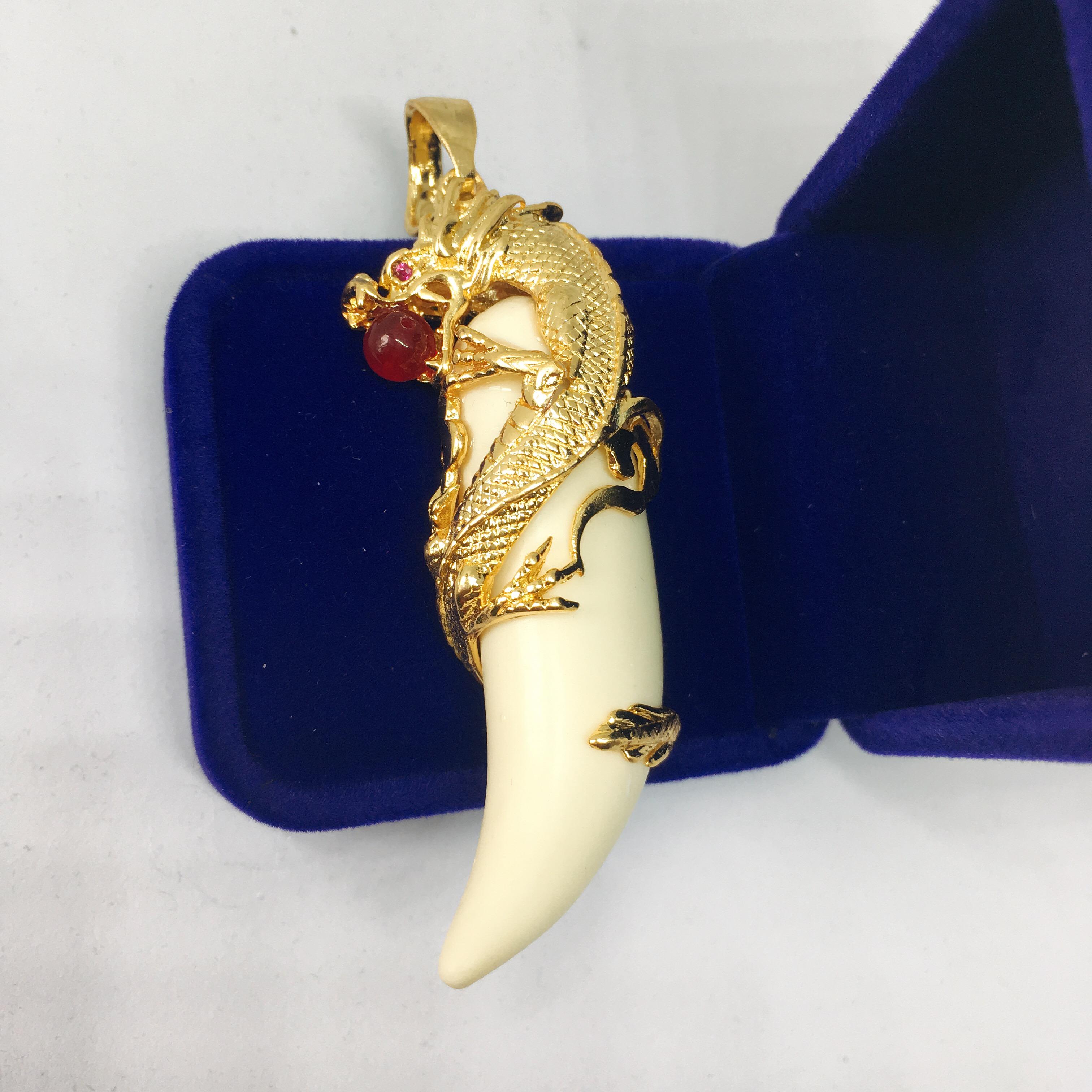 Mặt dây chuyền nanh rồng ngậm ngọc trang sức phong thủy, may mắn, tài lộc