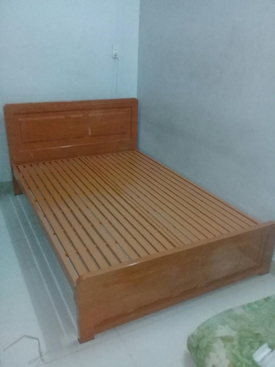 Giường sắt hộp giã gỗ 1m6x2m