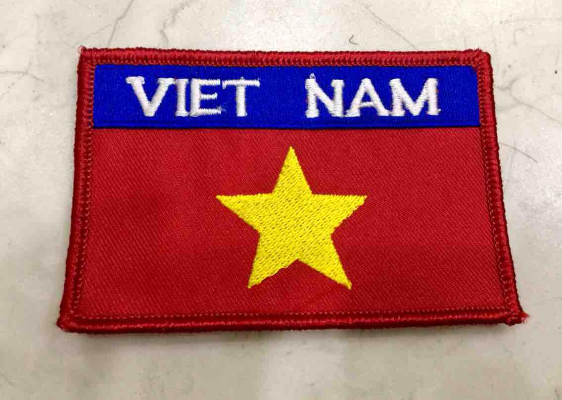 Cờ Việt Nam thêu