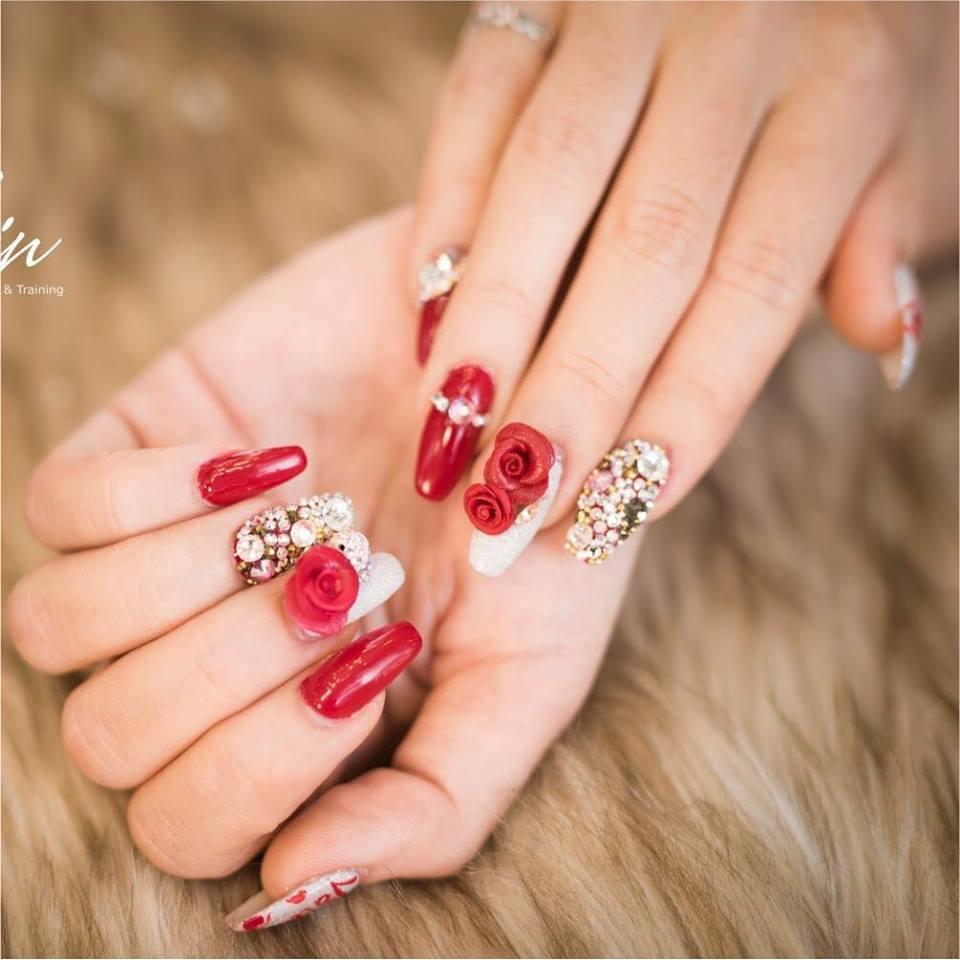 55 hoa hồng nhựa gắn nail