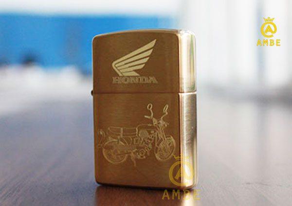Zippo khắc CNC xe Honda 67 Z165