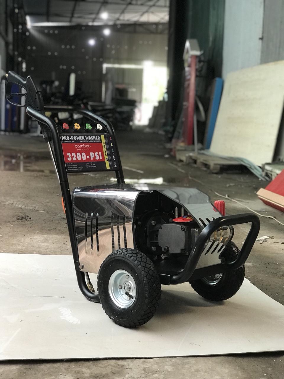 máy rửa xe đẩy tay 3200PSI ( 1 pha,3KW)