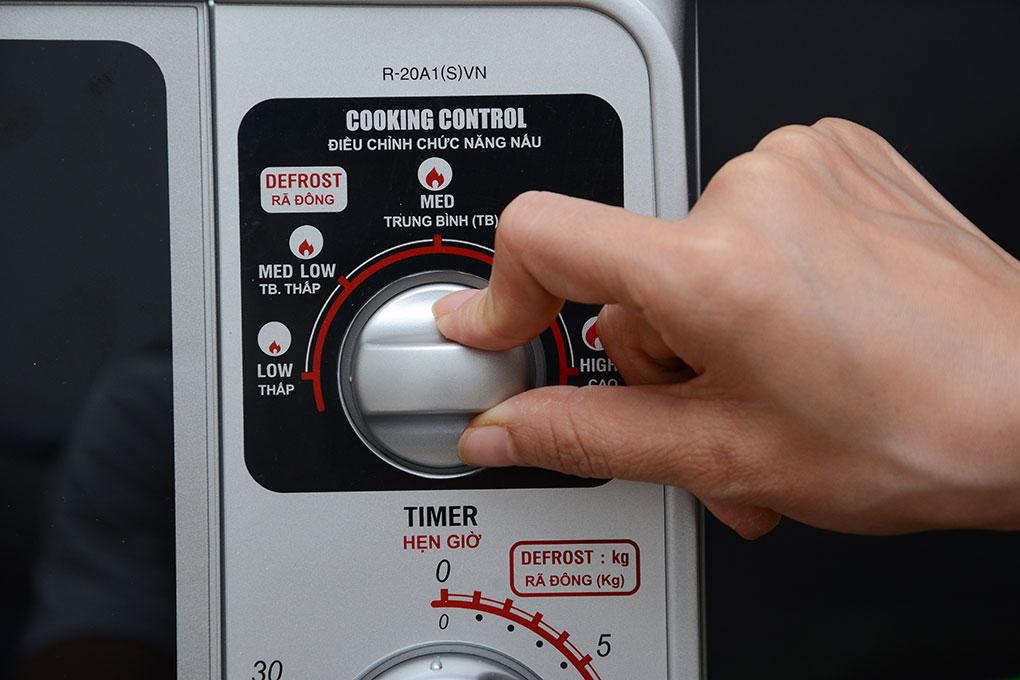 Lò vi sóng cơ Sharp R-20A1(S)VN 22L (Bạc)