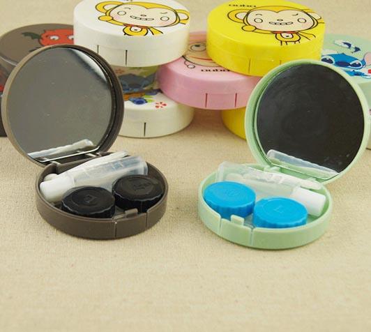 Khay gương đựng lens tròn, có đầy đủ dụng cụ