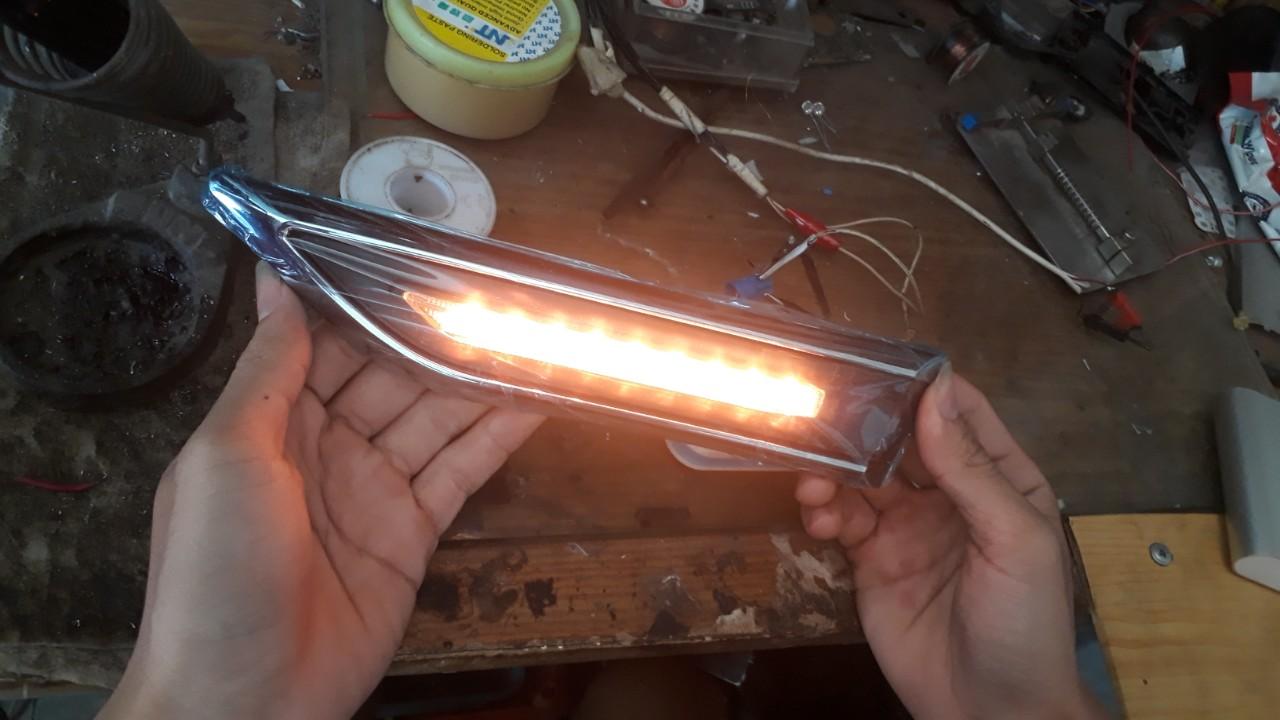 Đèn Led xi nhan hông thể thao