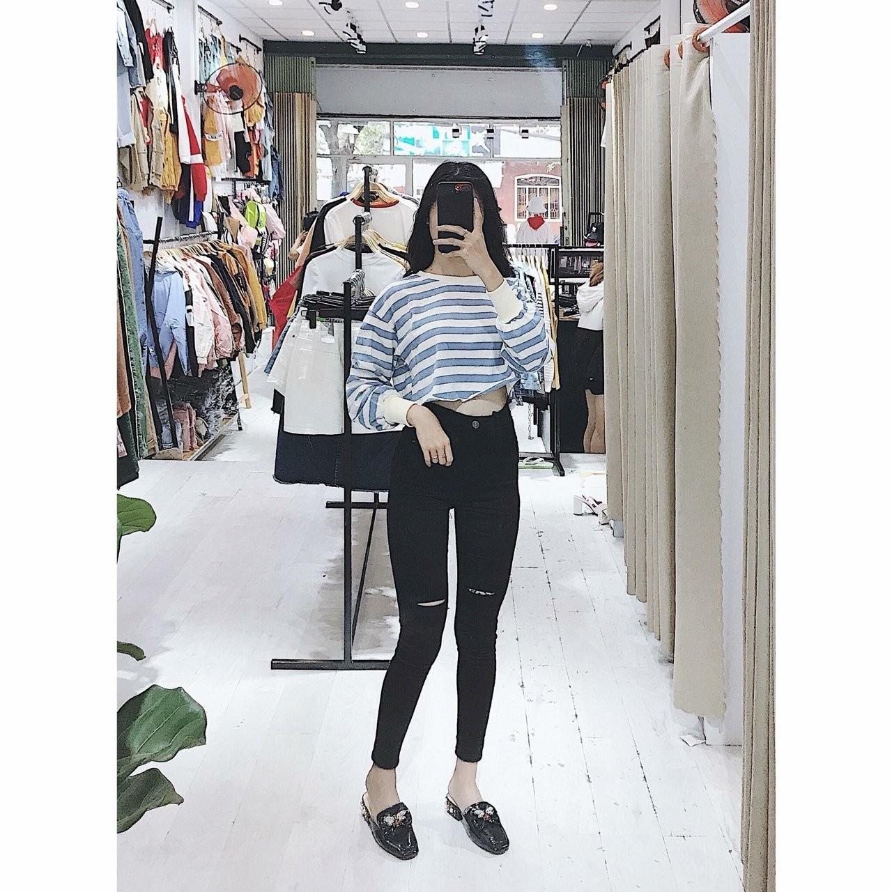 Quần jean nữ rách gối đen xịn 2222