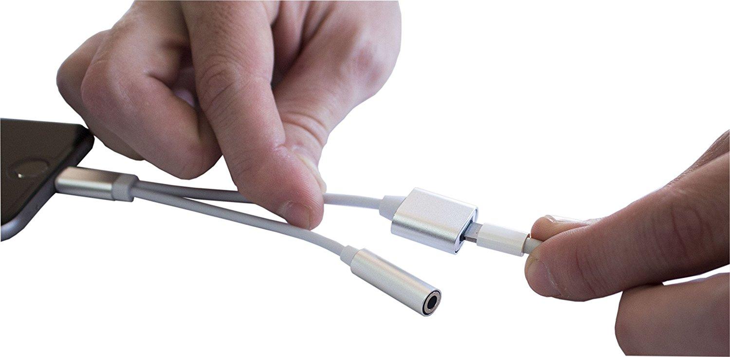 Jack chia Lightning ra 3.5mm kèm cổng sạc