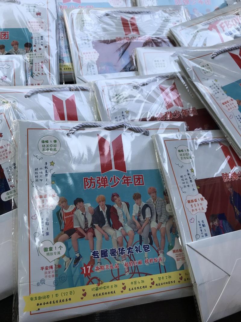 Combo túi quà tặng BTS mới nhất Gift set BTS (ảnh thật)