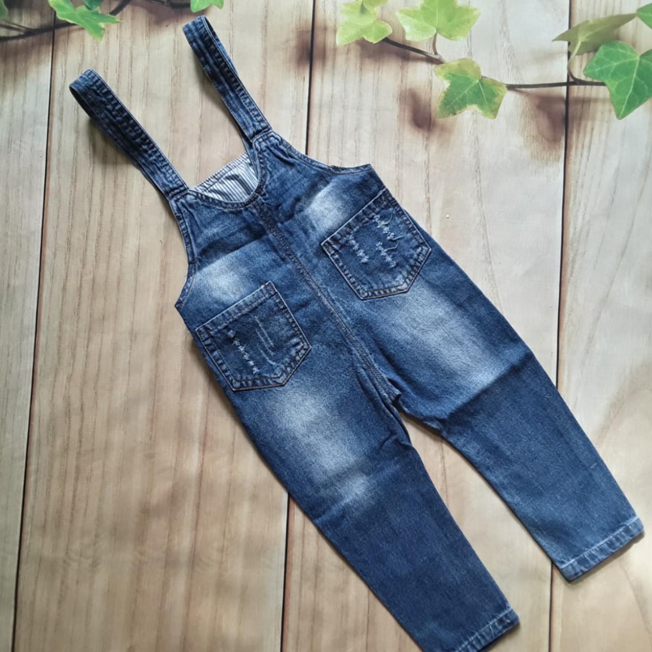 Quần yếm Jean cho bé