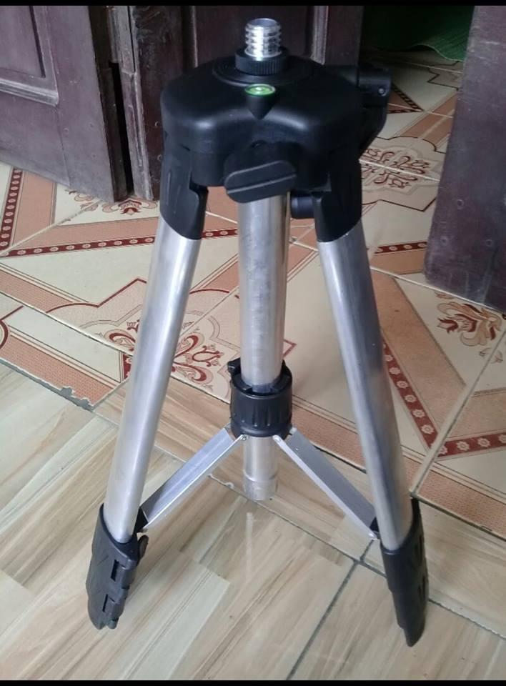 Chân máy cân mực LASER