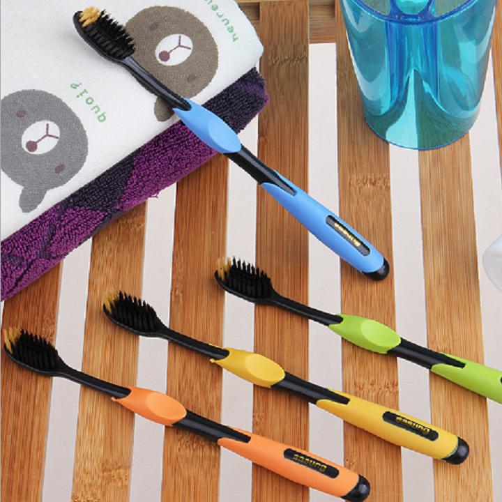 Bàn chải đánh răng Charcoal Plus