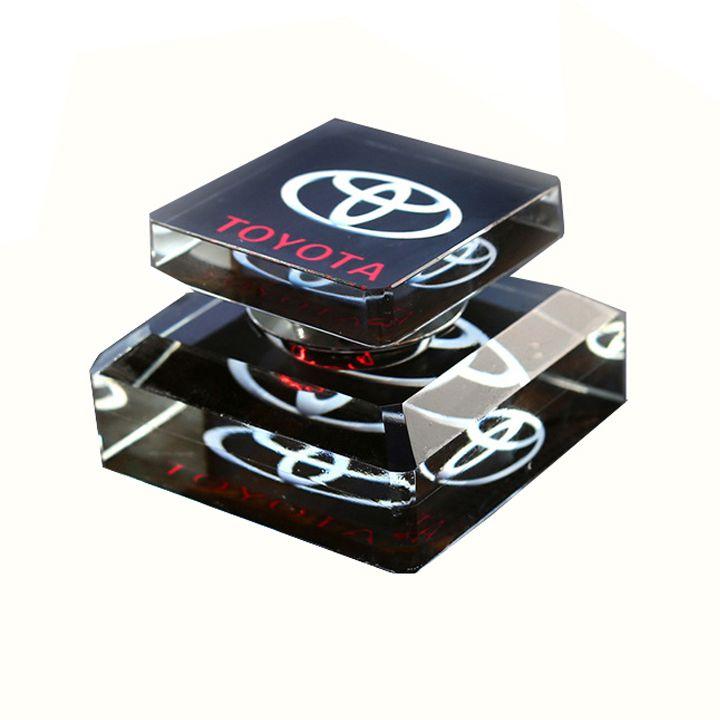 Nước hoa ô tô pha lê hãng Toyota