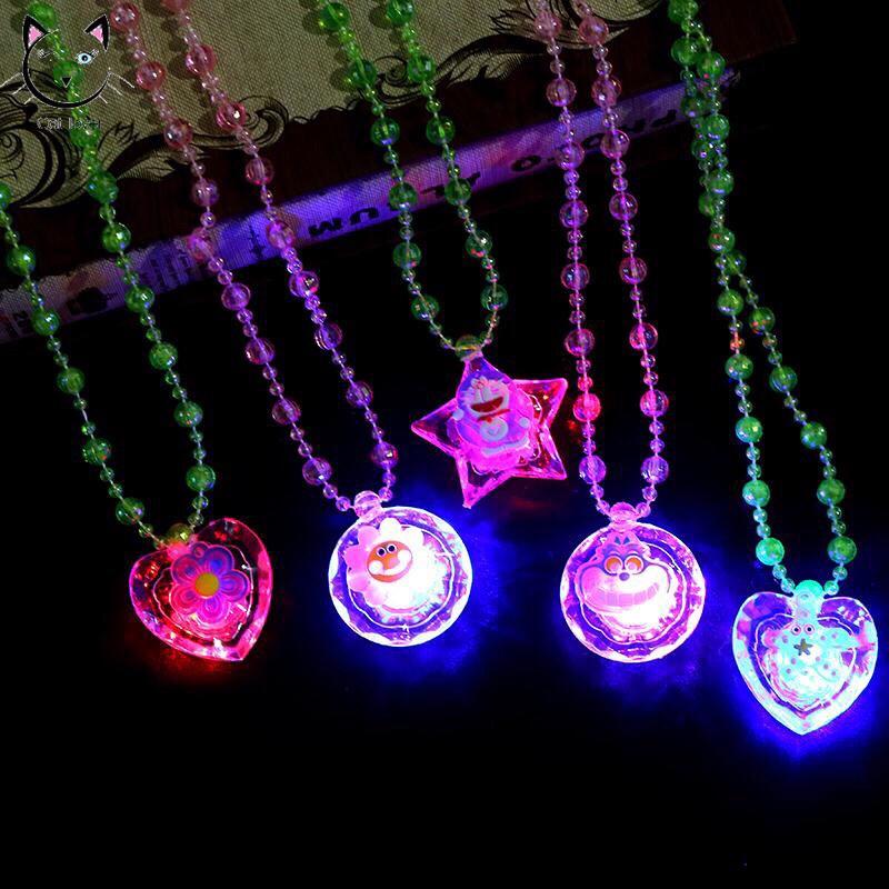 Dây chuyền Công Chúa có đèn phát sáng cho bé