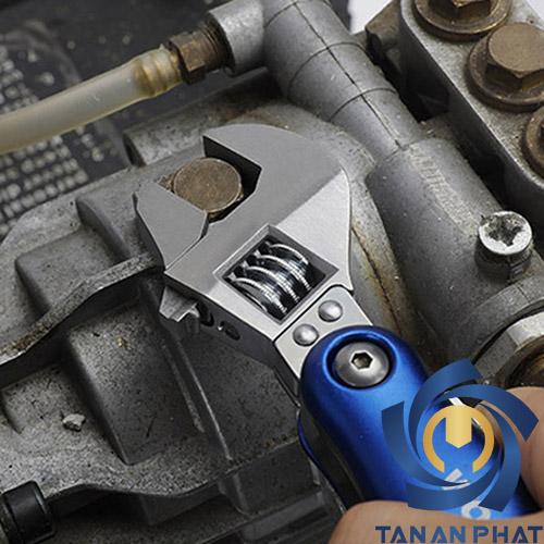 Bộ cờ lê và dụng cụ đa năng 8 in 1 WORKPRO W014011