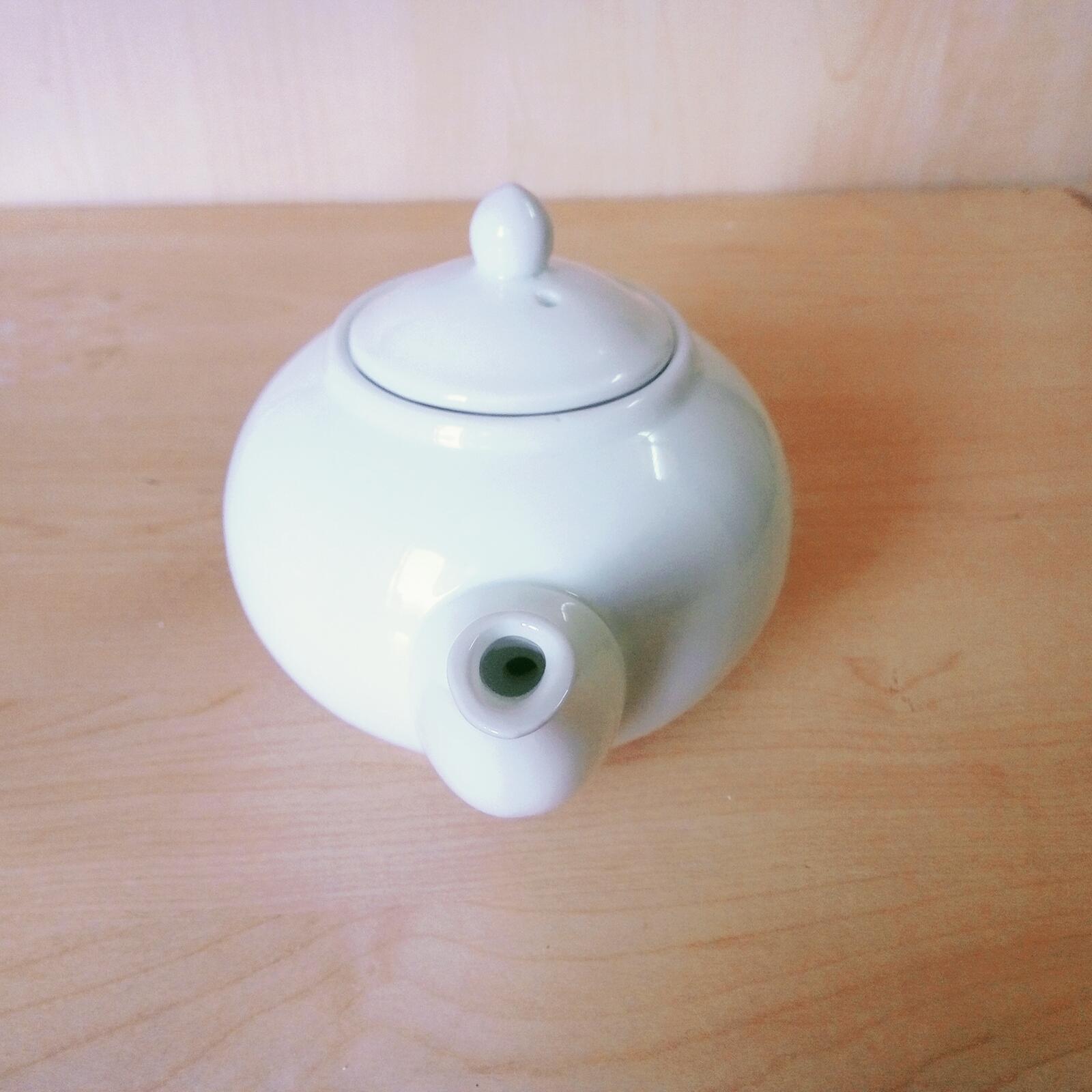 Ấm trà Bát Tràng dáng bẹt dung tích 550ml (cỡ to)
