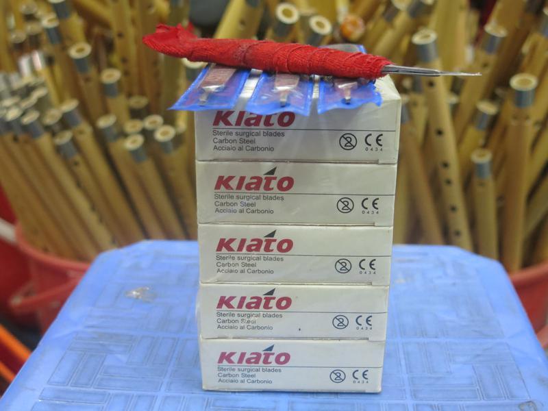 combo hộp 100 Lưỡi dao số 11 và cán dao số 3