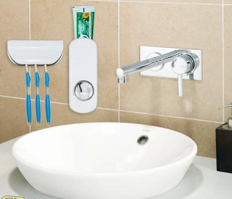 Hộp Xịt Kem Đánh Răng Tự Động Touch Me