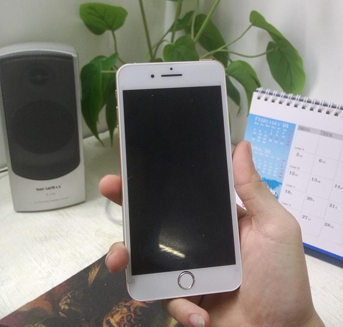 Hộp Quẹt Bật Lửa Hình Điện Thoại Iphone 7 Plus