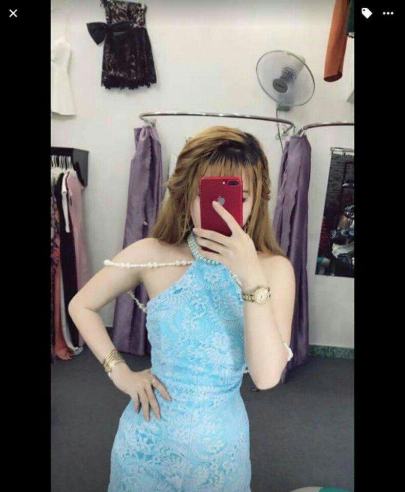 Jump ngắn cổ yếm dây cườm