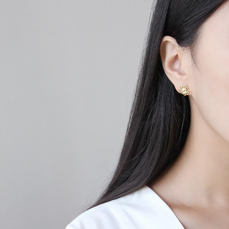 Bông tai bạc hoa cúc