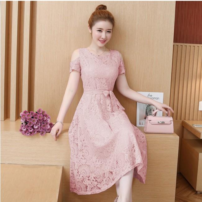 Đầm ren xòe dự tiệc sang trọng