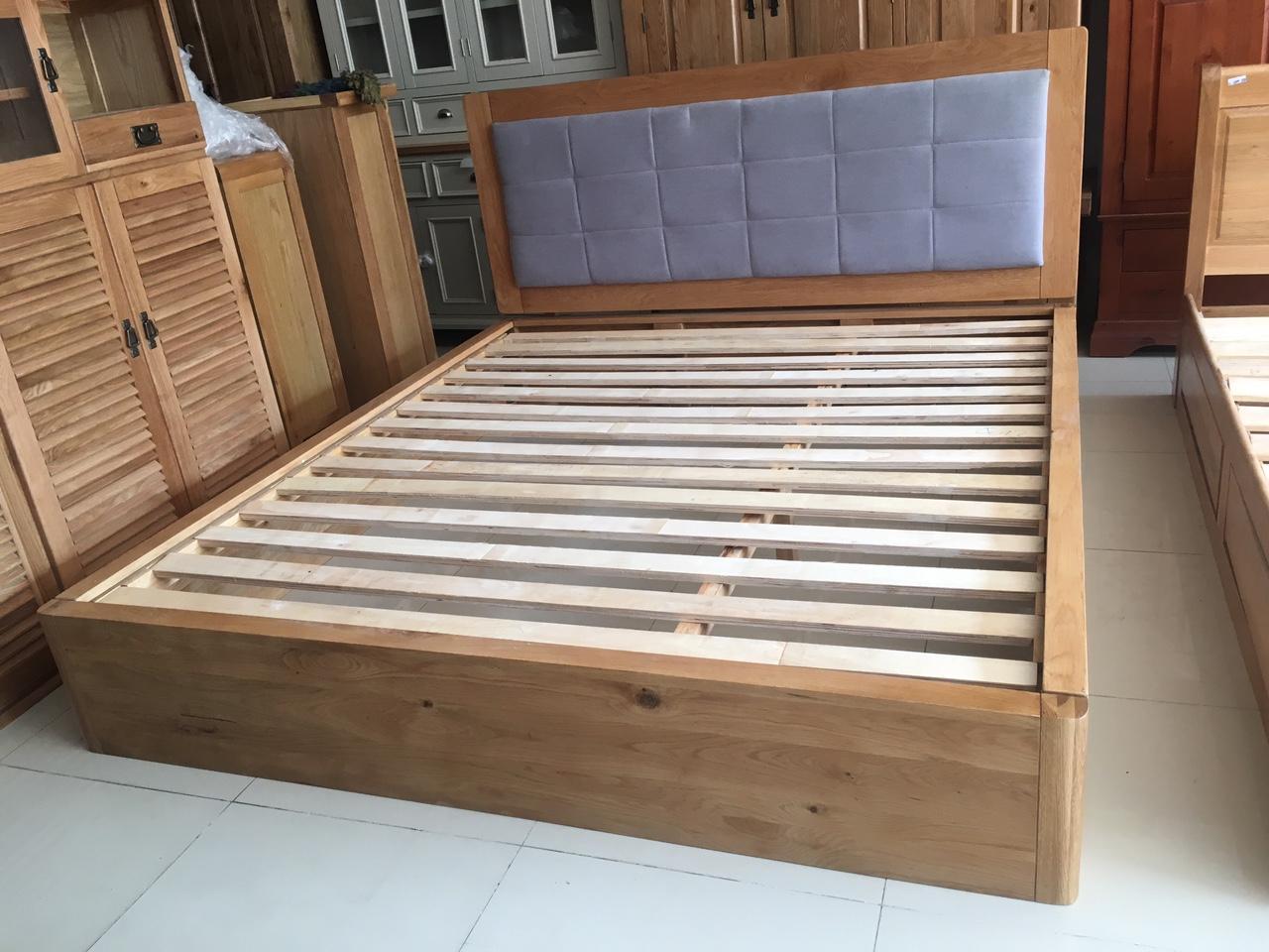 Giường ngủ gỗ sồi đầu giường bọc nệm kích thước 1m8x2m