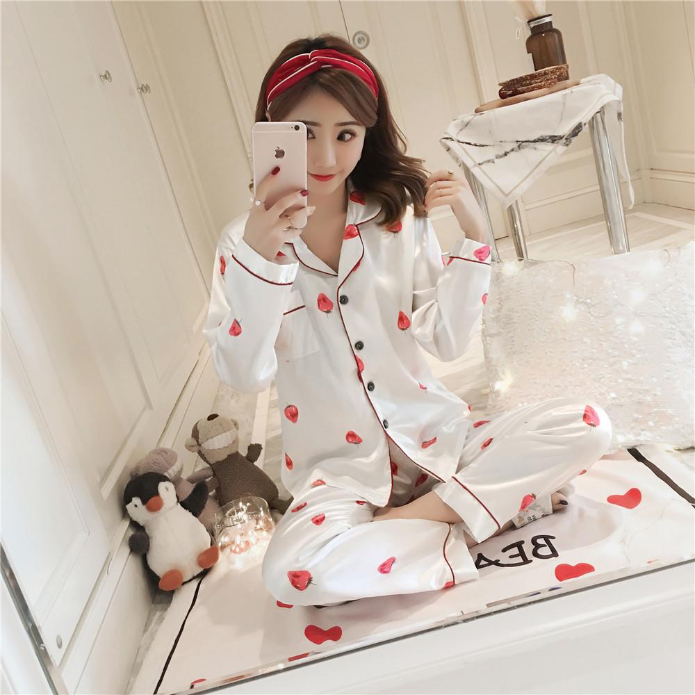 [HCM]Bộ Đồ Ngủ Phi Lụa Dài Tay Họa Tiết Dâu Tây CDANP13