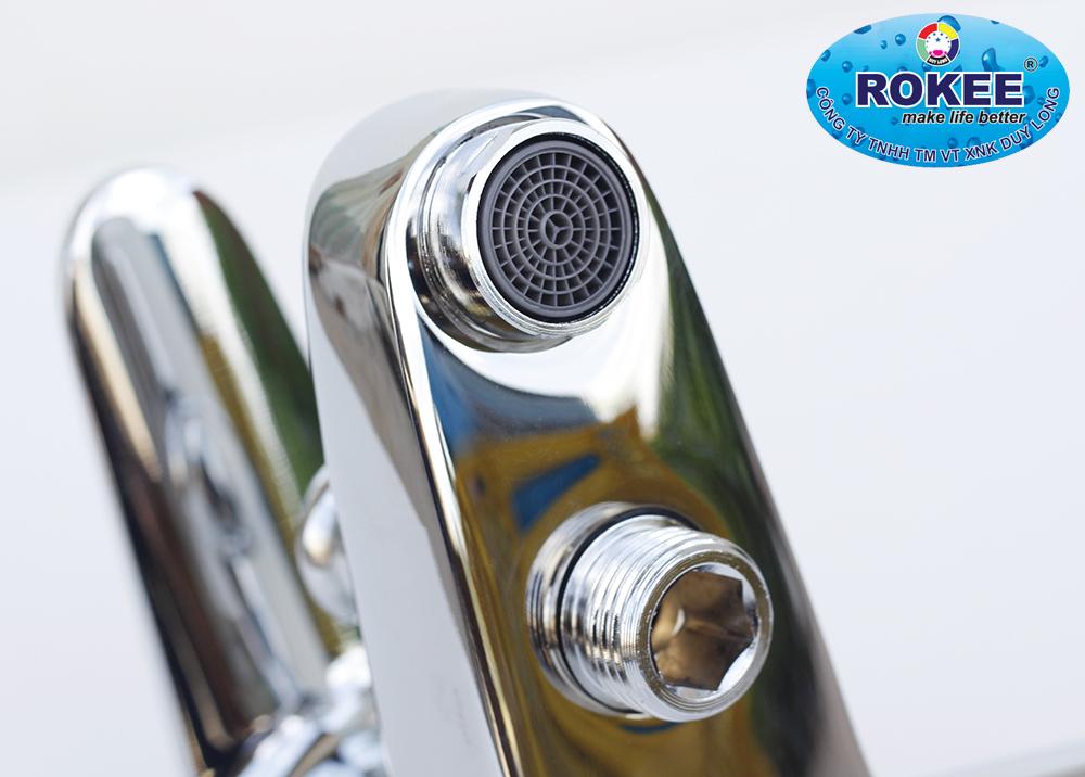 Củ sen tắm nóng lạnh Rokee - R407 (Trắng bạc)
